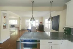 39 Gray St, Montclair, NJ 07042 - Photo 4