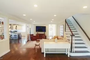 39 Gray St, Montclair, NJ 07042 - Photo 2