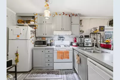 18 3rd St, Woodbridge Township, NJ 07001 - Photo 2