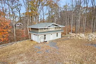 41 Kilroy Rd, Andover Township, NJ 07821 - Photo 4