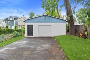 31 Cummings St, Irvington, NJ 07111 - Photo 32