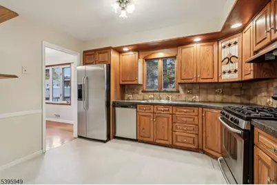 145 Vivian Ave, Emerson, NJ 07630 - Photo 16