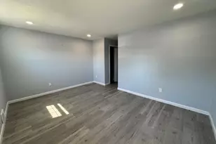 37 Irving St, Carteret, NJ 07008 - Photo 4