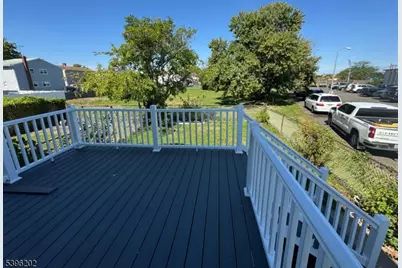 37 Irving St, Carteret, NJ 07008 - Photo 10