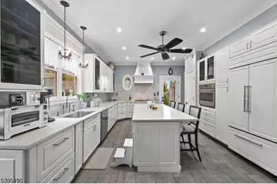 18 Stockton Pl, Nutley, NJ 07110 - Photo 6