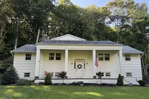 7 Kentbrook Terrace, Kinnelon, NJ 07405 - Photo 1