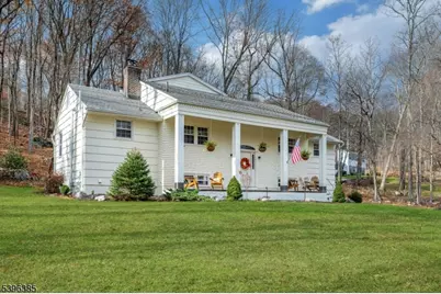 7 Kentbrook Ter, Kinnelon, NJ 07405 - Photo 4