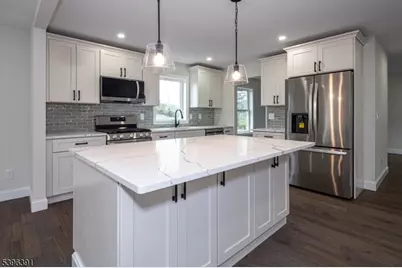 19 John St, Sayreville Boro, NJ 08857 - Photo 4