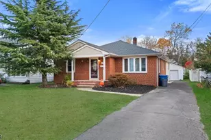 137 3rd St, Dunellen, NJ 08812 - Photo 1