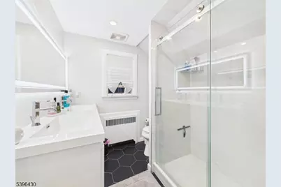402 W Gibbons St, Linden, NJ 07036 - Photo 22