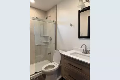 27 Emerald St, Hackensack, NJ 07601 - Photo 4