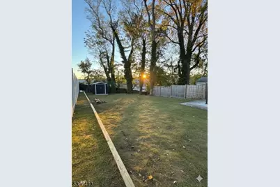 27 Emerald St, Hackensack, NJ 07601 - Photo 32