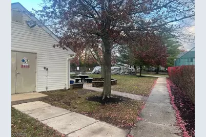 199 Hyde Park Rd, Franklin Township, NJ 08873 - Photo 16