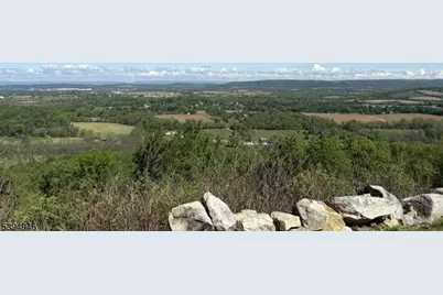 4 Vista Ln, Bethlehem Township, NJ 08804 - Photo 2