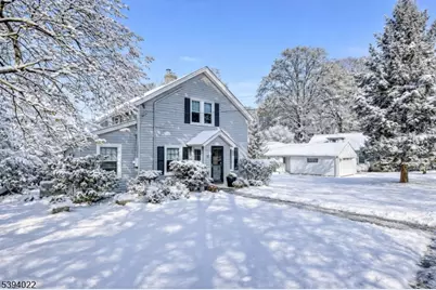 19 Forest Dr, Bloomfield, NJ 07003 - Photo 2