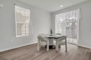 204 Honeysuckle Ln, Warren Township, NJ 07059 - Photo 10