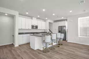 204 Honeysuckle Ln, Warren Township, NJ 07059 - Photo 14