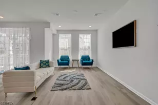 204 Honeysuckle Ln, Warren Township, NJ 07059 - Photo 6