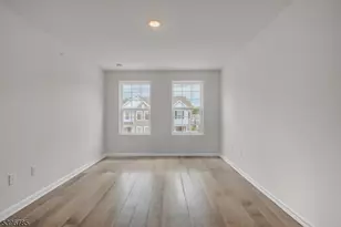 204 Honeysuckle Ln, Warren Township, NJ 07059 - Photo 24