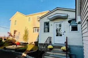 5 Wyckoffs Millsapplegarth, Monroe Township, NJ 08831 - Photo 2