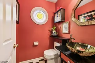 26 Kent Dr, Roseland, NJ 07068 - Photo 10