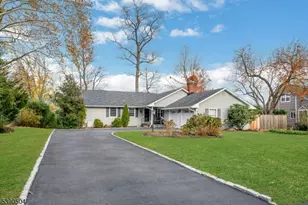 33 Colonial Dr, Morris Township, NJ 07960 - Photo 1