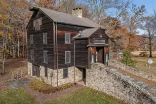 140 Driftway E, Union Township, NJ 08827 - Photo 1