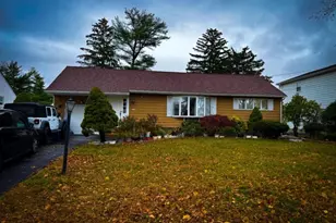 617 Sycamore St, Paramus, NJ 07652 - Photo 1