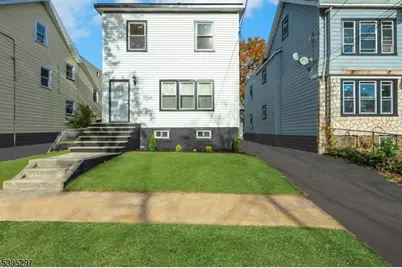 285 Weequahic Ave #2, Newark, NJ 07112 - Photo 1