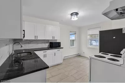 932 Wheatsheaf Rd, Roselle, NJ 07203 - Photo 16