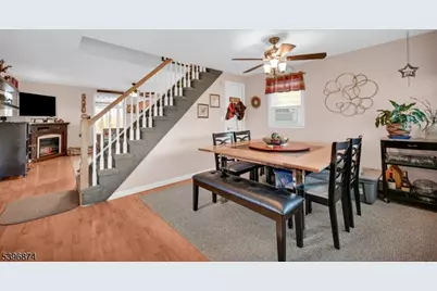 31 Hamilton St, Bloomingdale, NJ 07403 - Photo 6