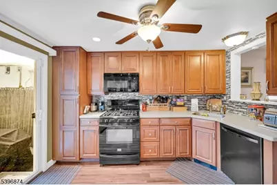 31 Hamilton St, Bloomingdale, NJ 07403 - Photo 16