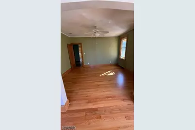 814 Vine St 2nd Fl, Elizabeth, NJ 07202 - Photo 8