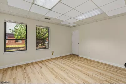 37 Tamarack Cir, Montgomery Township, NJ 08558 - Photo 12