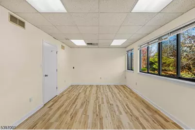 37 Tamarack Cir, Montgomery Township, NJ 08558 - Photo 18