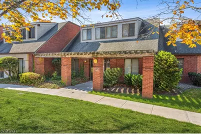 37 Tamarack Cir, Montgomery Township, NJ 08558 - Photo 2