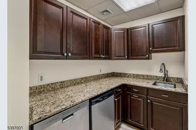 37 Tamarack Cir, Montgomery Township, NJ 08558 - Photo 8