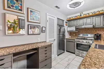 4 Sunrise Dr #10, Vernon Twp., NJ 07462 - Photo 4