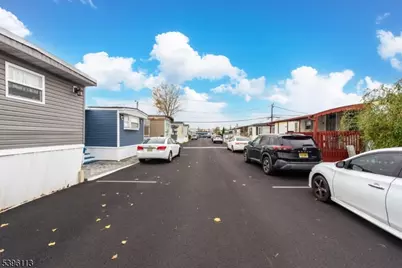 39 Helen Drive, Moonachie, NJ 07074 - Photo 2