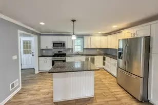 38 Meadow Rd, Clark Township, NJ 07066 - Photo 4