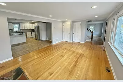 38 Meadow Rd, Clark Township, NJ 07066 - Photo 6