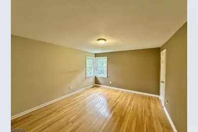 38 Meadow Rd, Clark Township, NJ 07066 - Photo 8