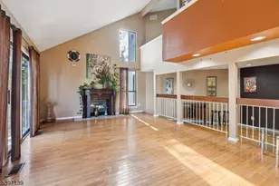 32 Magnolia Ct, South Brunswick Township, NJ 08852 - Photo 2