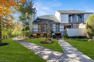 32 Magnolia Ct, South Brunswick Township, NJ 08852 - Photo 1