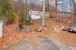 4 Bank St, Byram Township, NJ 07874 - Photo 4