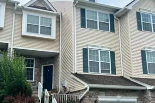 4 Greenwich Ct, Mount Olive, NJ 07828 - Photo 2