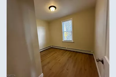 33 Hayward Pl #2, Wallington, NJ 07057 - Photo 4