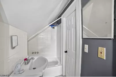 301 E 9th Ave, Roselle, NJ 07203 - Photo 14