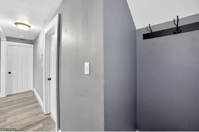 301 E 9th Ave, Roselle, NJ 07203 - Photo 8