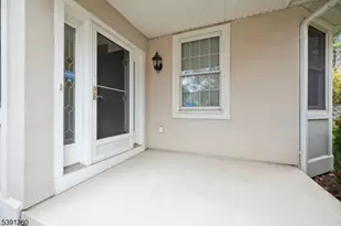 14 Hadley Ct, Bernards Township, NJ 07920 - Photo 2